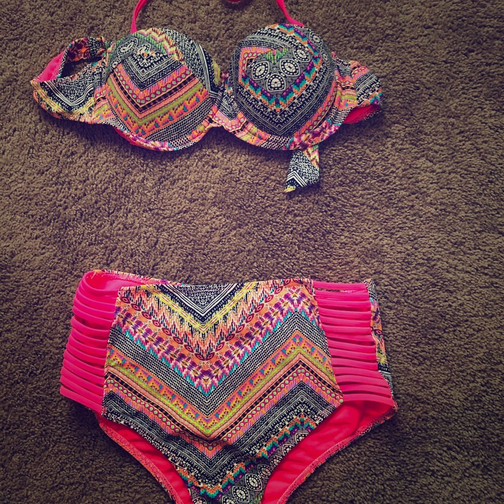 New swimsuit, two piece. Size S but fits M.